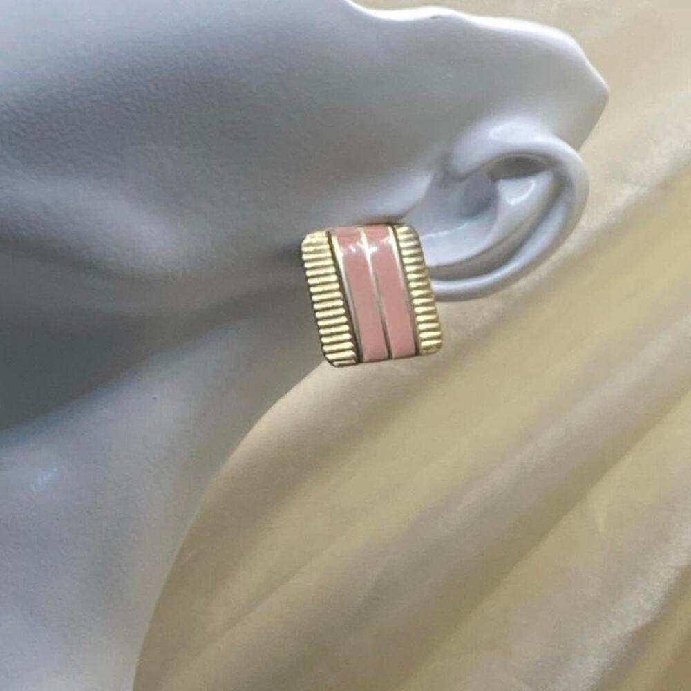 Vintage 70s 80s Blush Pink Enamel Gold Tone Geometric Rectangle Pierced Earrings